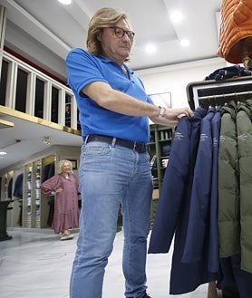 Imagen secundaria 2 - Los establecimientos de Natura (imagen superior), la zapatería Isabella (debajo) y el establecimiento Lui en Cruz Conde en Córdoba