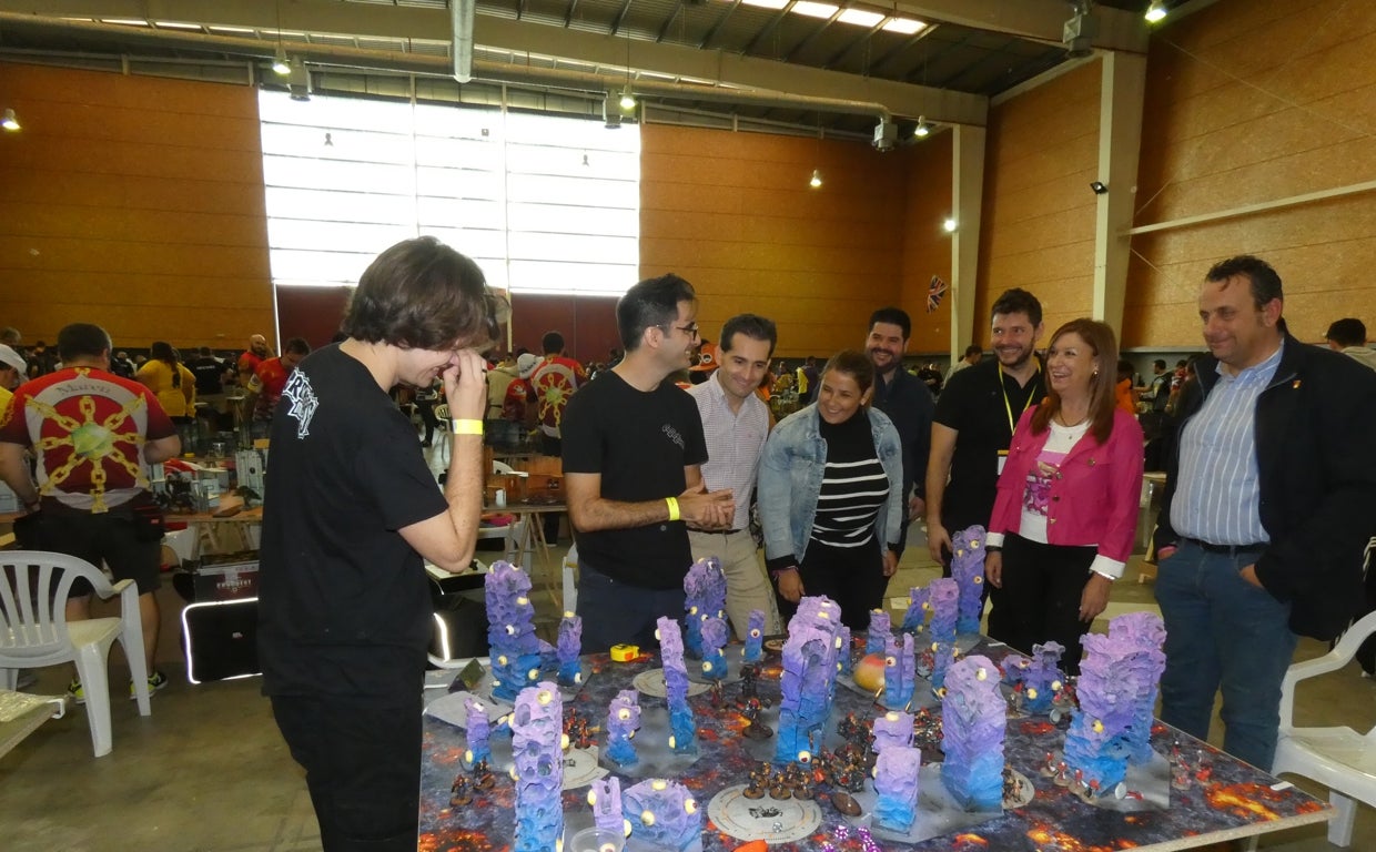 La alcaldesa en su visita a la feria