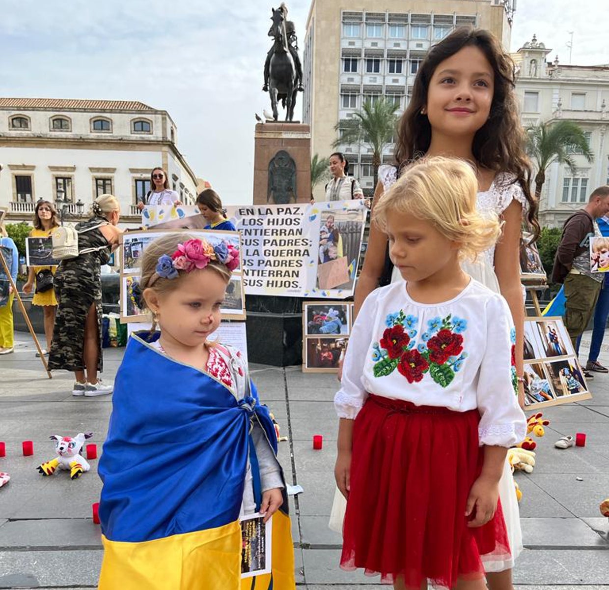Niños participantes en la concentración en Las Tendillas