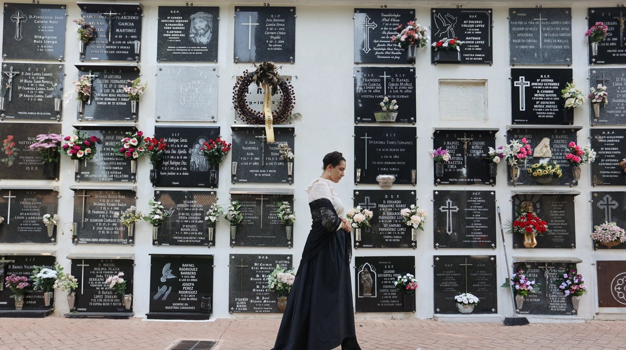 La visita teatralizada al cementerio de San Rafael, de Córdoba, en imágenes