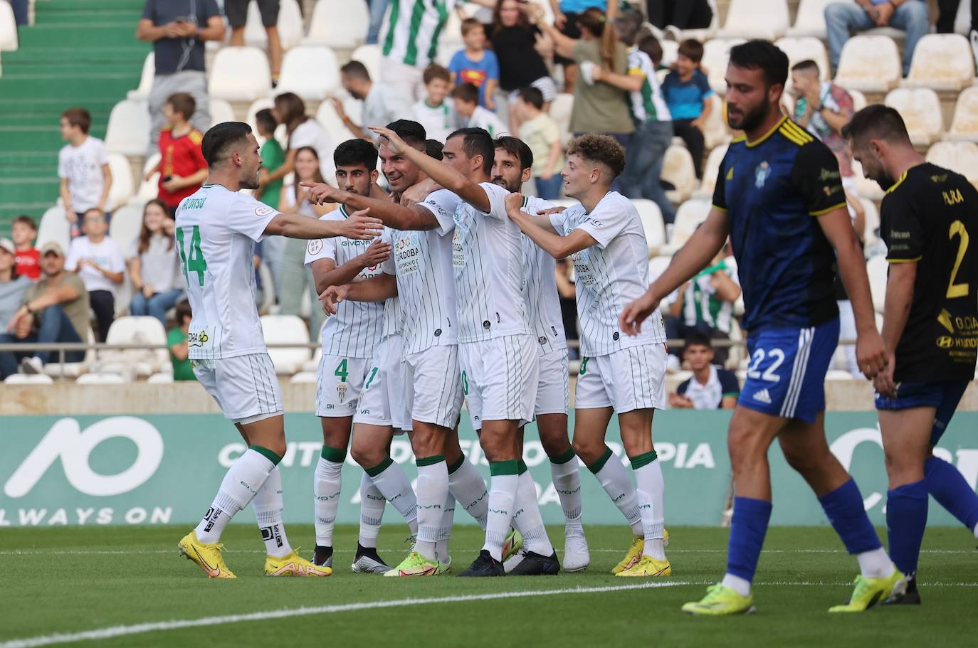 Las bellas imágenes que deja el Córdoba CF - CF Talavera en El Arcángel
