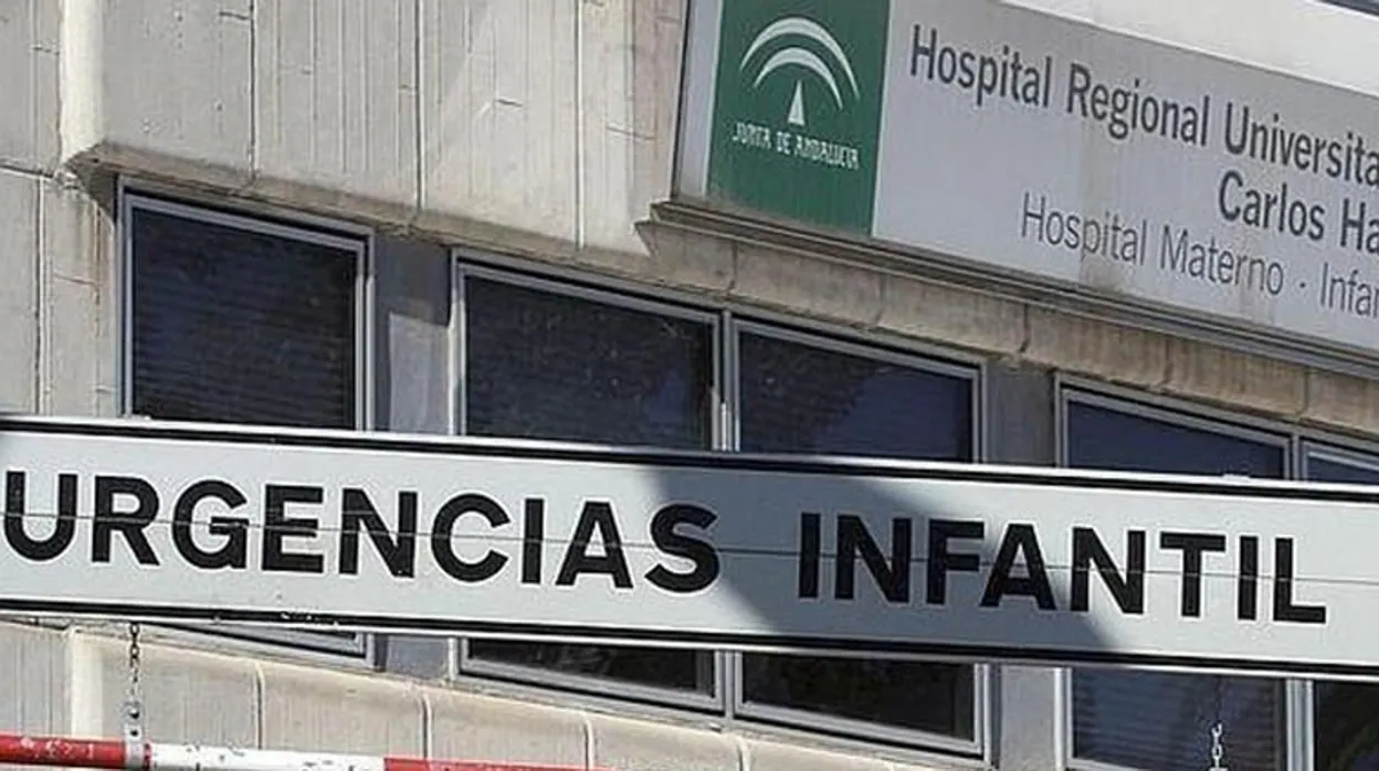 Detenidos los padres de una bebé en Málaga que ingresó grave en el hospital con quemaduras y mordiscos