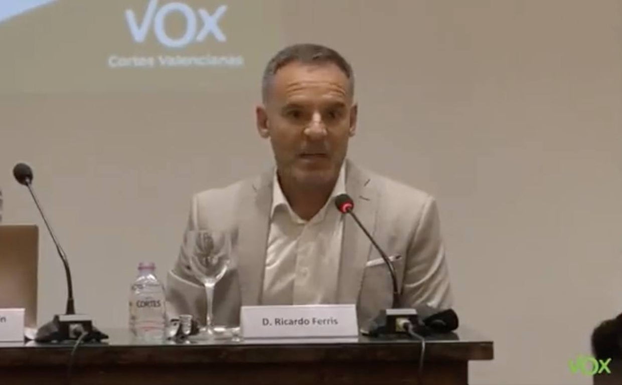 Imagen del inspector jefe de la Policía relevado durante su participación en las mesas de debate organizadas por Vox