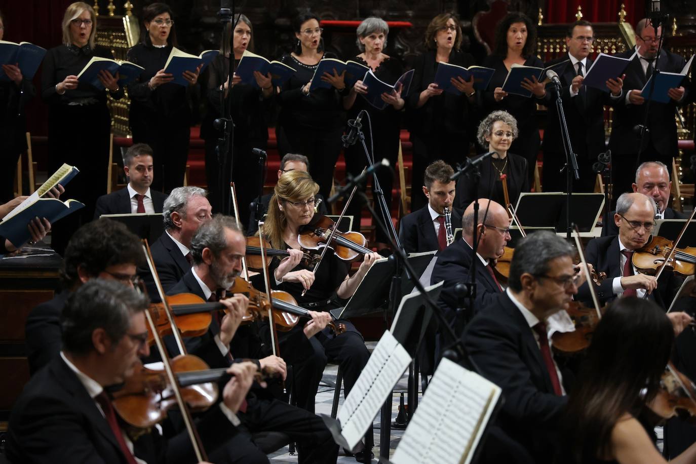 El sobrecogedor &#039;Requiem&#039; de Mozart en la Mezquita-Catedral de Córdoba, en imágenes