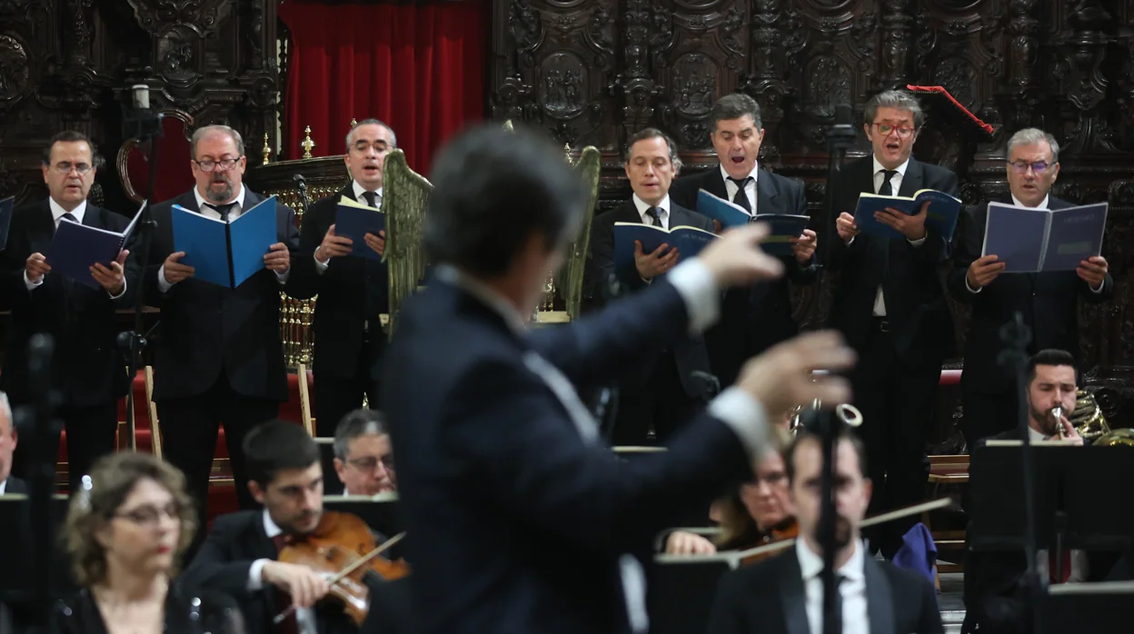 El sobrecogedor 'Requiem' de Mozart en la Mezquita-Catedral de Córdoba, en imágenes