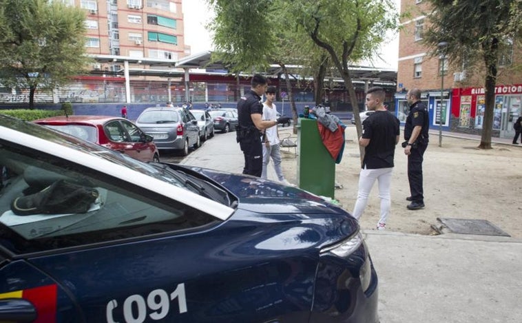 Detenido en Móstoles un menor que se hacía pasar por médico y asistía a enfermos en sus casas