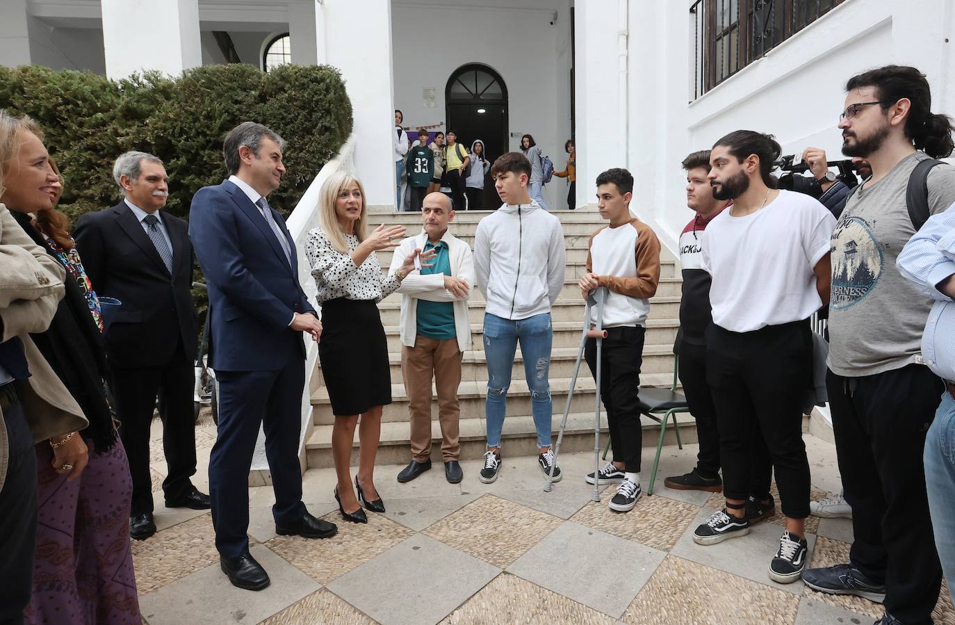 La visita de la consejera de Educación al instituto Maimónides, de Córdoba, en imágenes