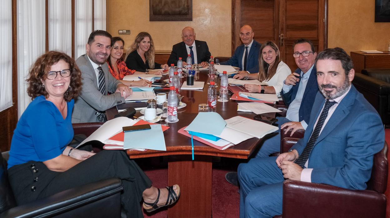 Los diputados andaluces no se suben el sueldo para el próximo 2023