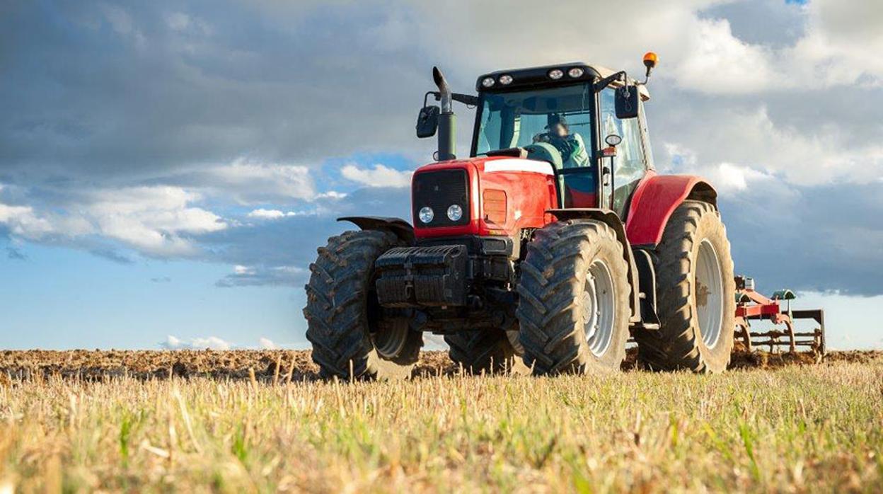 Accidente Córdoba | Muere un hombre arrollado por un tractor en Fuente Palmera