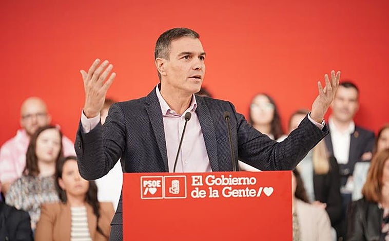 Sánchez insiste en que aprobará el impuestazo a la banca y culpa a De Guindos del informe del BCE