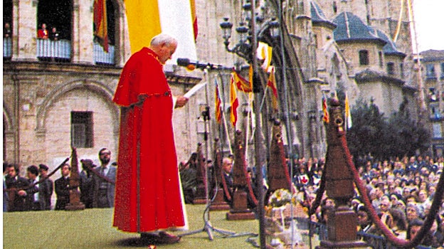 Imagen histórica de Juan Pablo II en Valencia