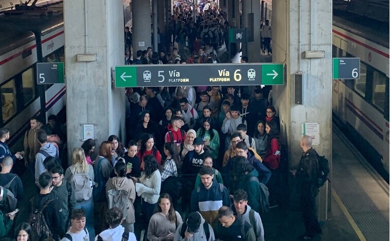 Una avería en un tren a Rabanales deja a unos 600 pasajeros a oscuras y parados casi una hora en Córdoba