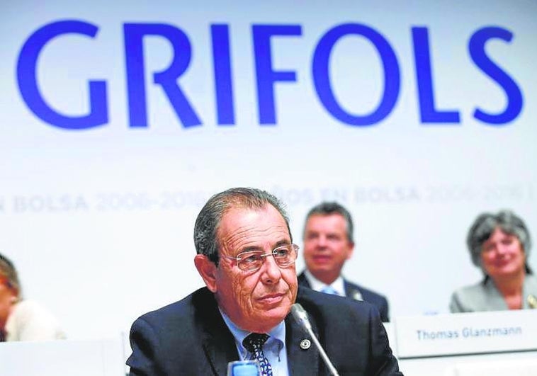 Grifols logra 188 millones hasta septiembre y aumenta un 18,8% los ingresos