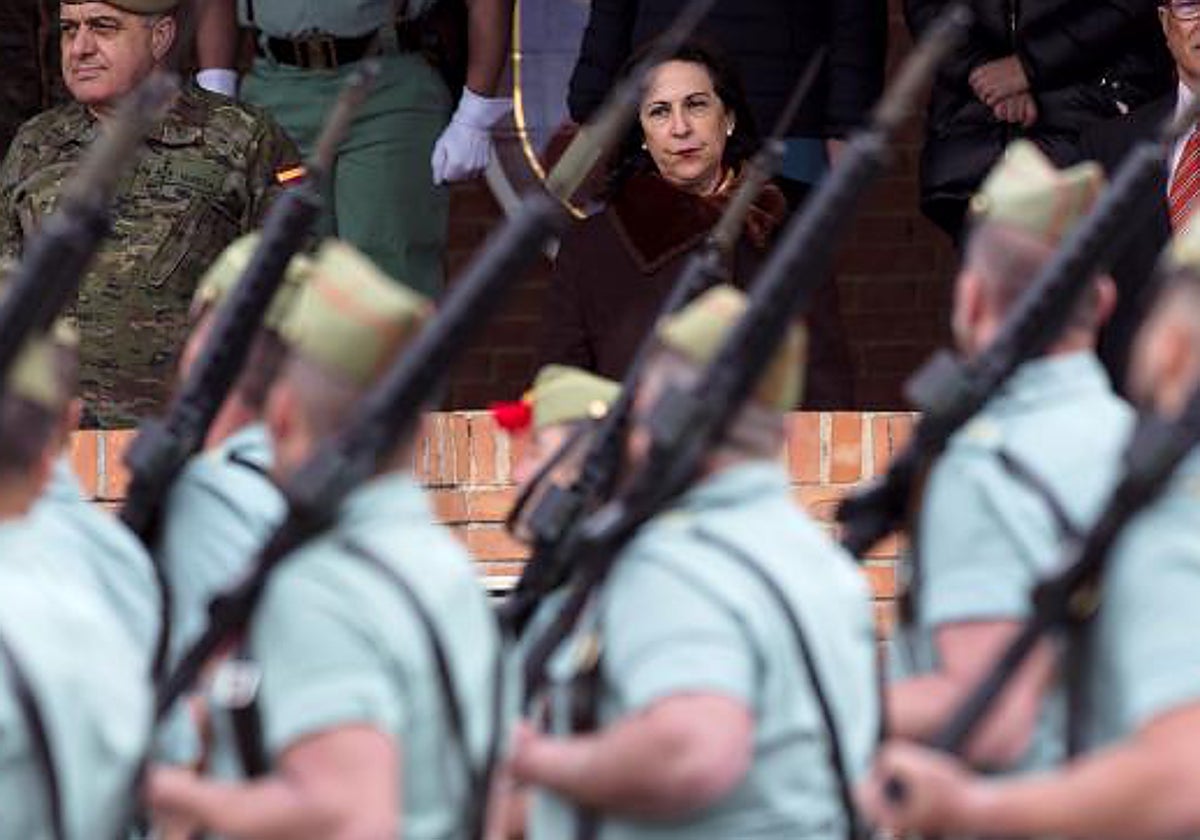 La ministra de Defensa, Margarita Robles, en un desfile de la Legión