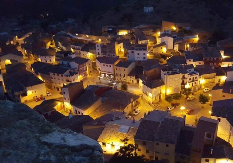 El Ayuntamiento de Víllora (Cuenca) apagará la mitad de sus farolas por el elevado coste de la luz
