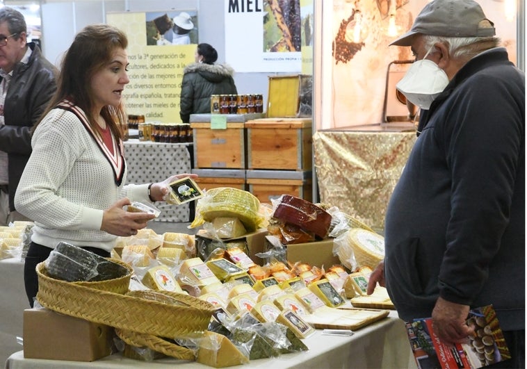 Un recorrido gastronómico por la I Feria de la Alimentación de Talavera