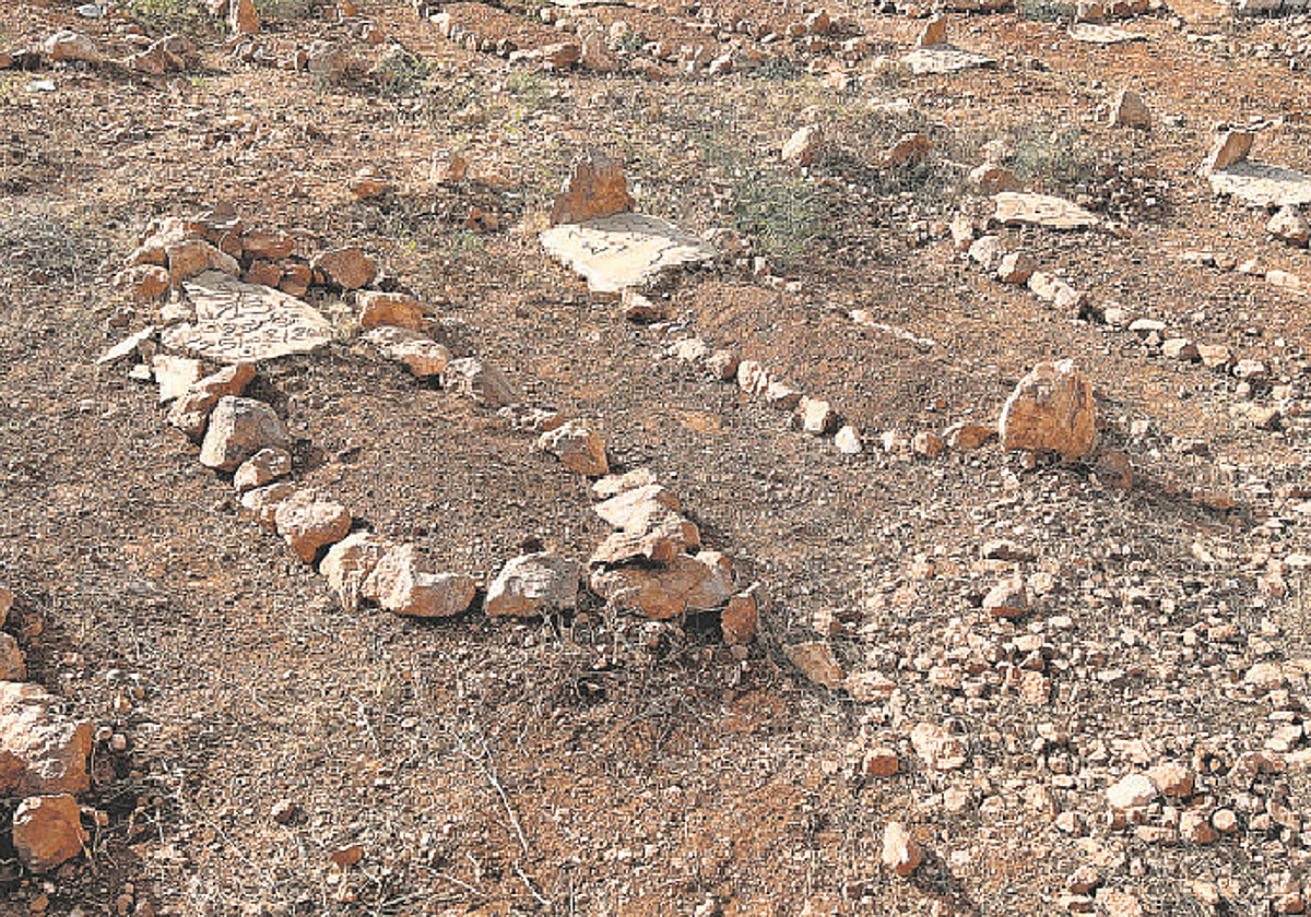 Tumbas de inmigrantes en el cementerio de Nador, localidad marroquí colindante con Melilla