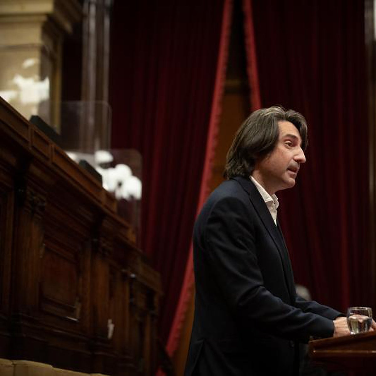 El Parlament multa a Dalmases con 600 euros y una amonestación por intimidar a una periodista de TV3