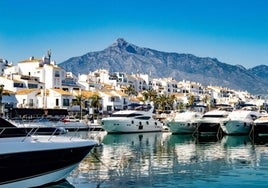 Marbella, Estepona, Chiclana y otros cuatro municipios andaluces, entre los destinos turísticos más rentables