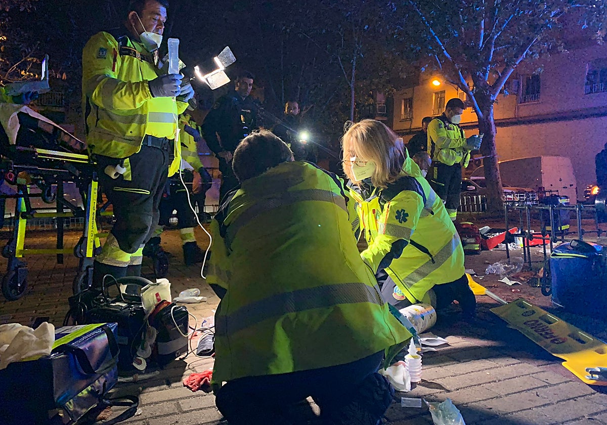 Heridas cuatro personas, tres por arma blanca, en una reyerta en un parque de Usera