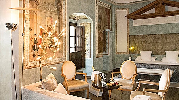 Imagen de una de las 'Junior Suite Histórica' del Palacio del Bailío