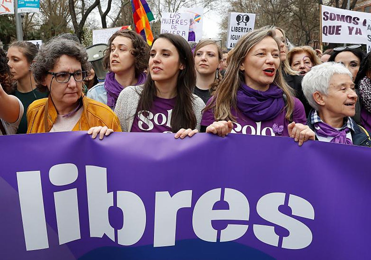 La ministra de Igualdad, Irene Montero, y la delegada del Gobierno contra la Violencia de Género, Victoria Rosell