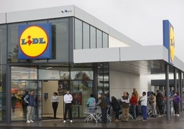 La inauguración del nuevo Lidl de la carretera de Palma del Río, en imágenes