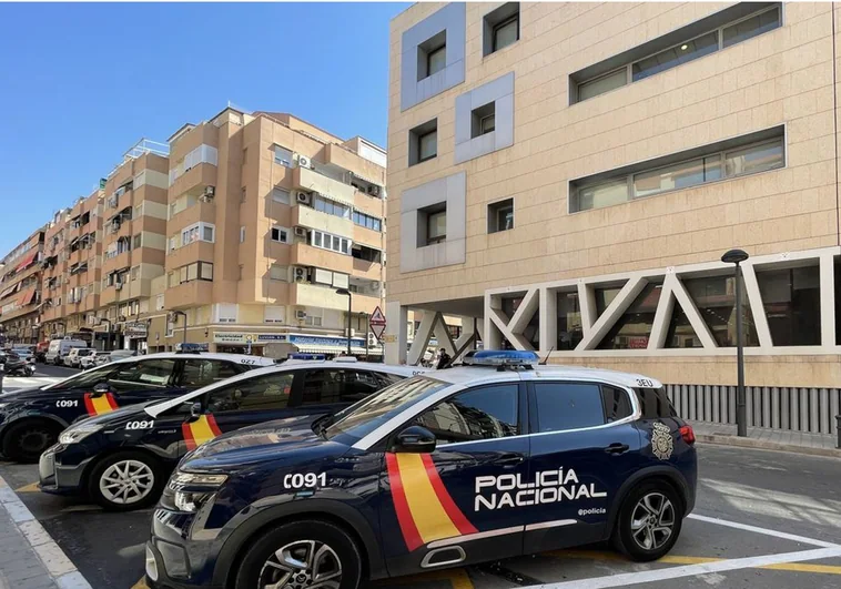 Dos atracadores roban a un transeúnte dinero oculto en su ropa interior a sabiendas en Alicante
