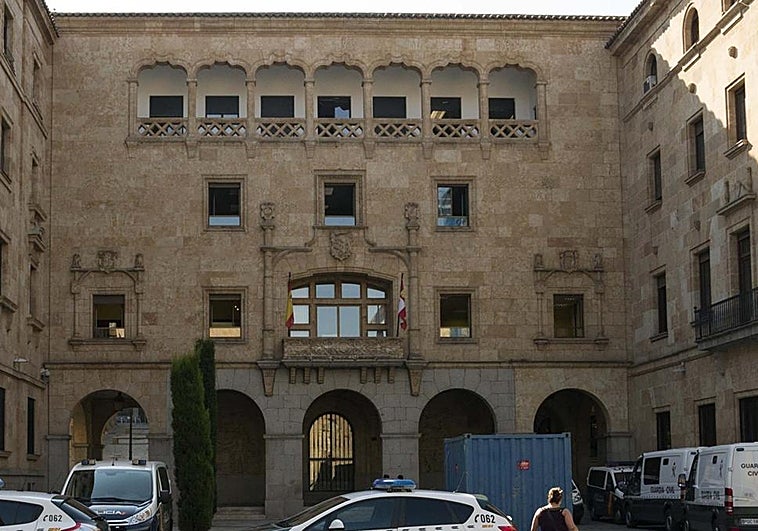 Condenado por abusar de una niña de 7 años y exhibirse desnudo delante de ella y su hermana de 3