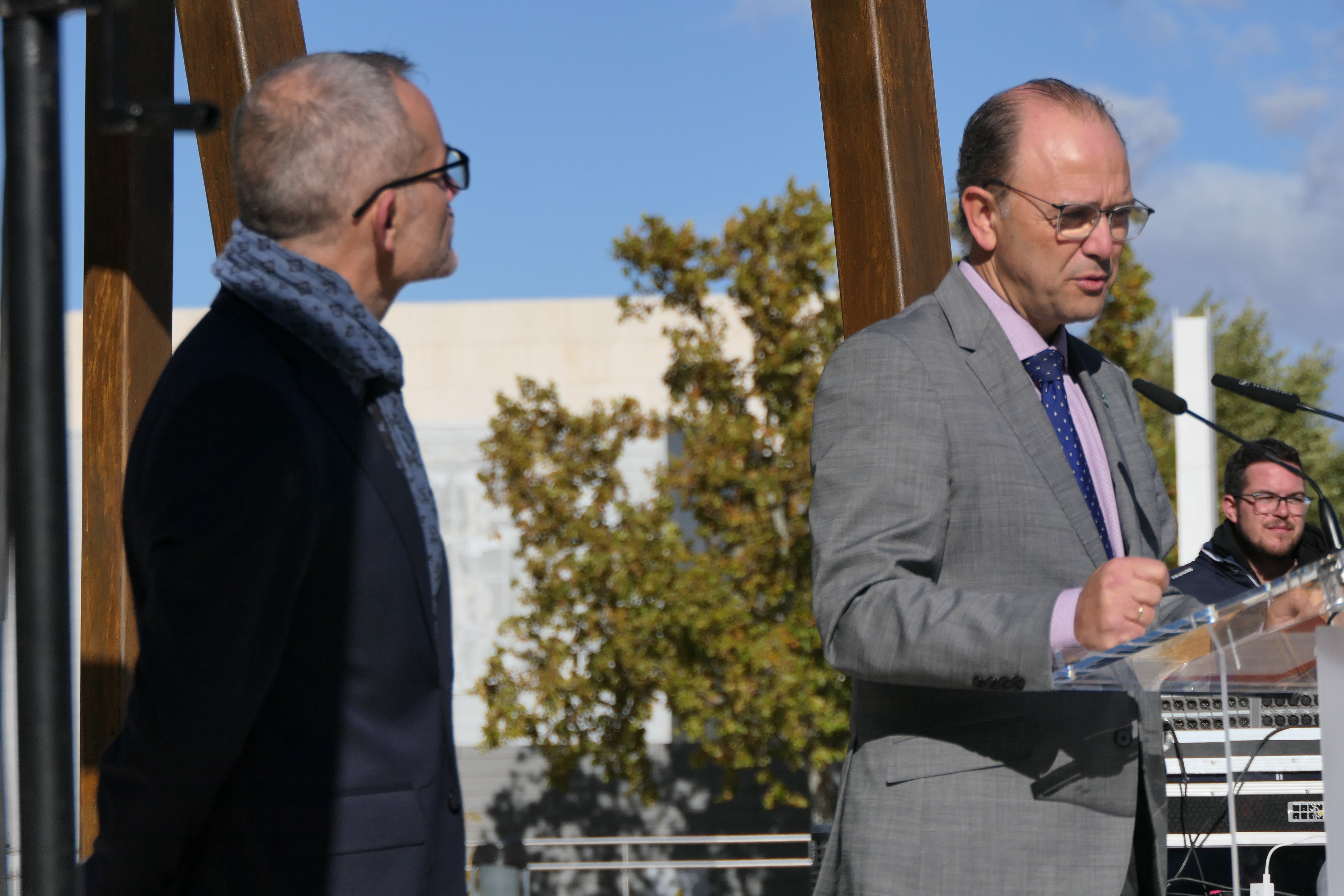 &#039;Frente a la Marea&#039;, escultura en homenaje a los niños y adolescentes fallecidos por cáncer