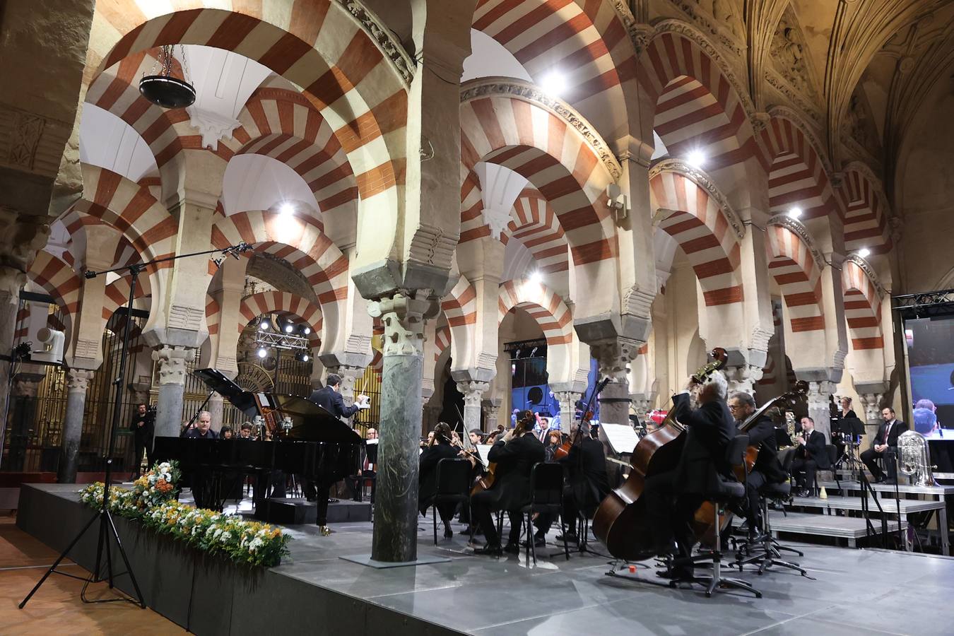 El sublime concierto de Josu de Solaun y la Orquesta de Córdoba, en imágenes