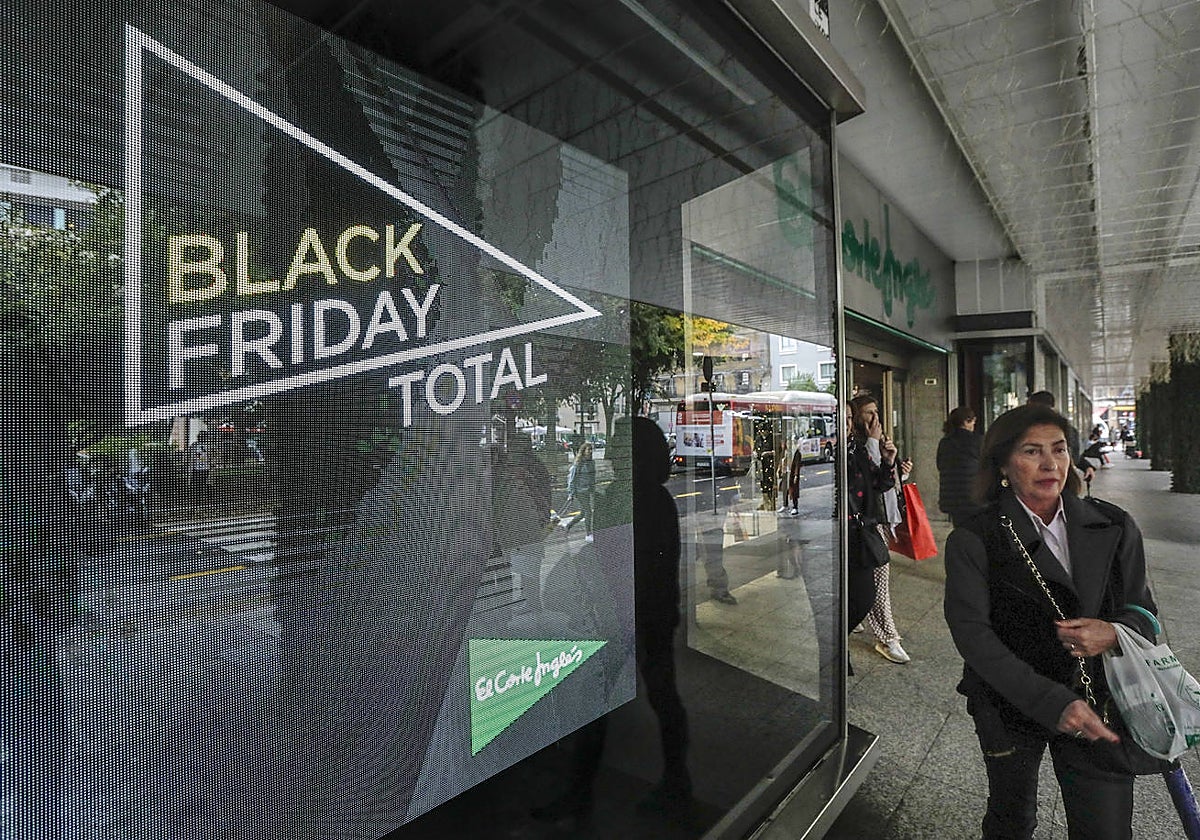Anuncio del Black Friday en una gran superficie