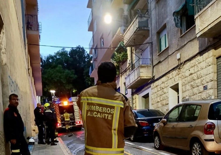 Muere un anciano de 83 años en un incendio doméstico por una estufa en Alicante