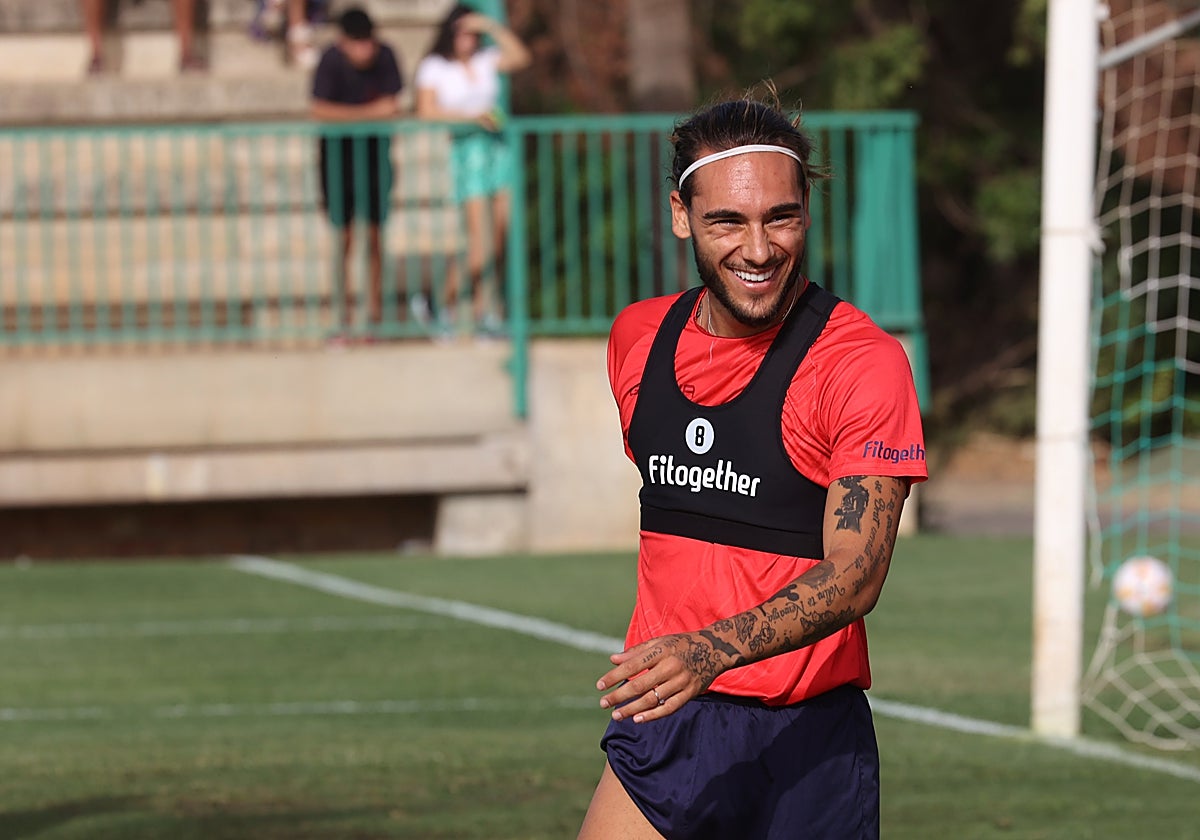 Gudelj en la Ciudad Deportiva del Córdoba CF