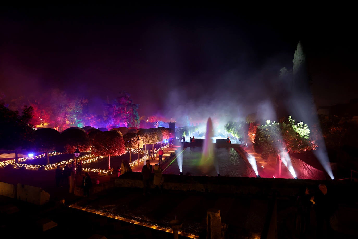 El deslumbrante espectáculo nocturno del Alcázar de Córdoba, en imágenes