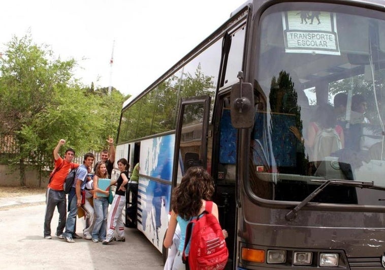 Los empresarios de autobuses  piden una reunión a Page para abordar  las rutas escolares