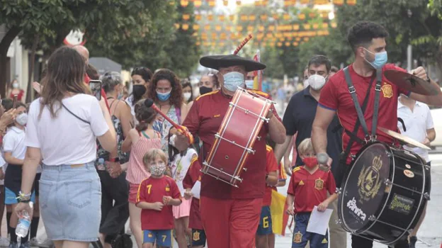 Imagen de archivo de Manolo el del bombo antes de un partido de la selección española