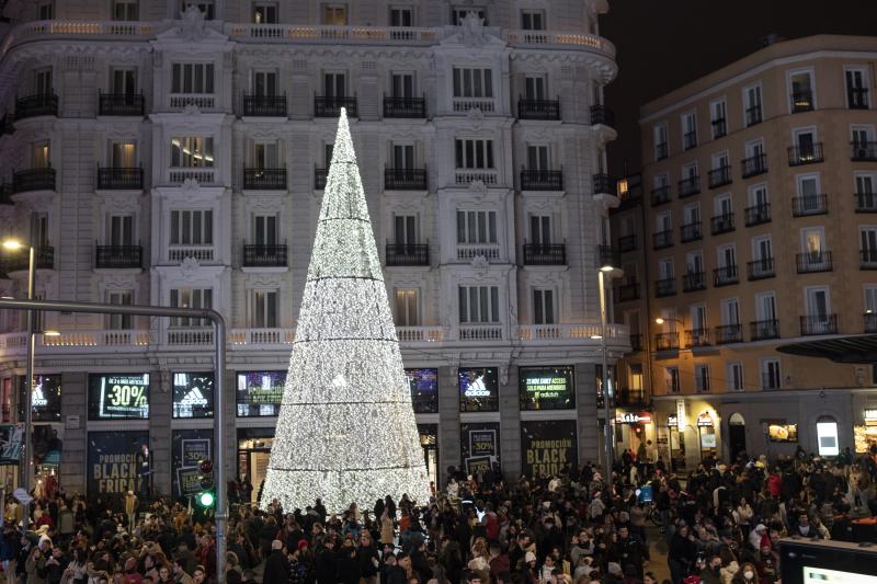 Árbol de Navidad luminoso en Gran Vía