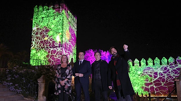 Las autoridades y los responsables de Let5sgo en la inauguración del espectáculo