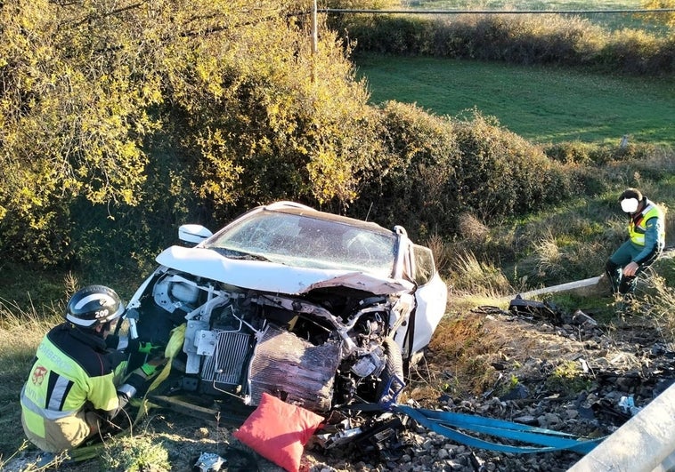 Cuatro fallecidos en una colisión en la que se vieron implicados tres turismos en Villatoro (Ávila)