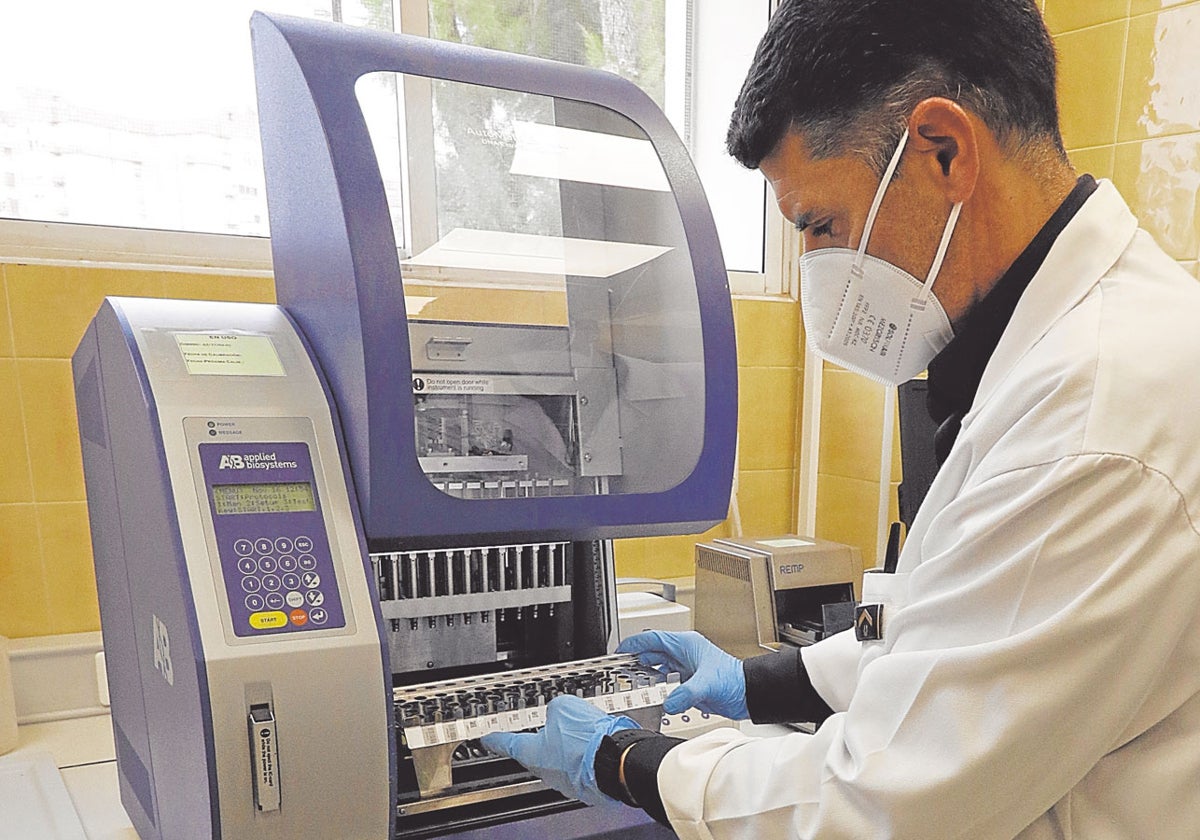 Antonio Mantegazza, jefe del laboratorio policial de ADN en Sevilla
