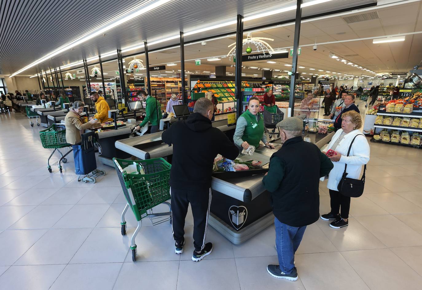 Los dos nuevos supermercados de Mercadona en Córdoba, en imágenes