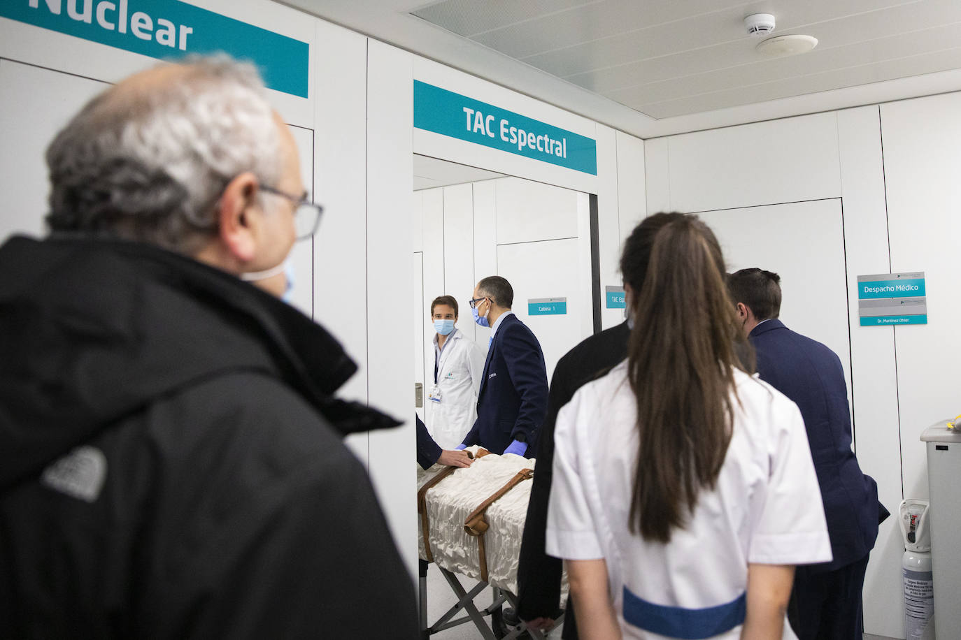 El cuerpo de san Isidro, el 26 de febrero, durante el traslado a la Fundación Jiménez Díaz