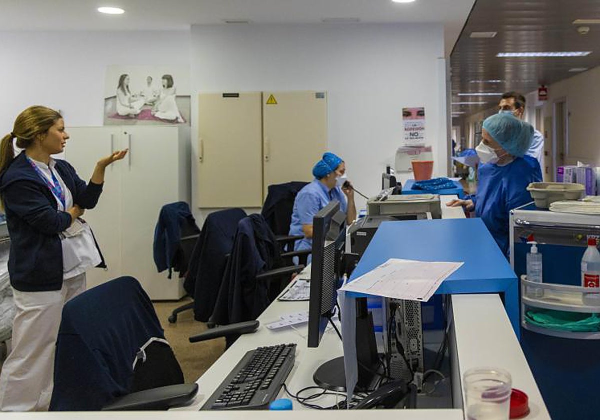 Personal sanitario y médico en un hospital de la Comunidad Valenciana.