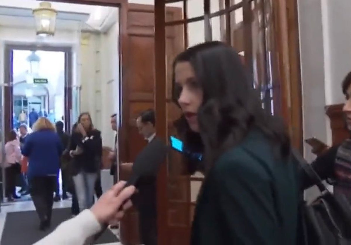 Arrimadas reacciona al veto de Vox en el Congreso: «Es una vergüenza que se te quite la palabra por llamar a los de Bildu &#039;filoterroristas&#039;»