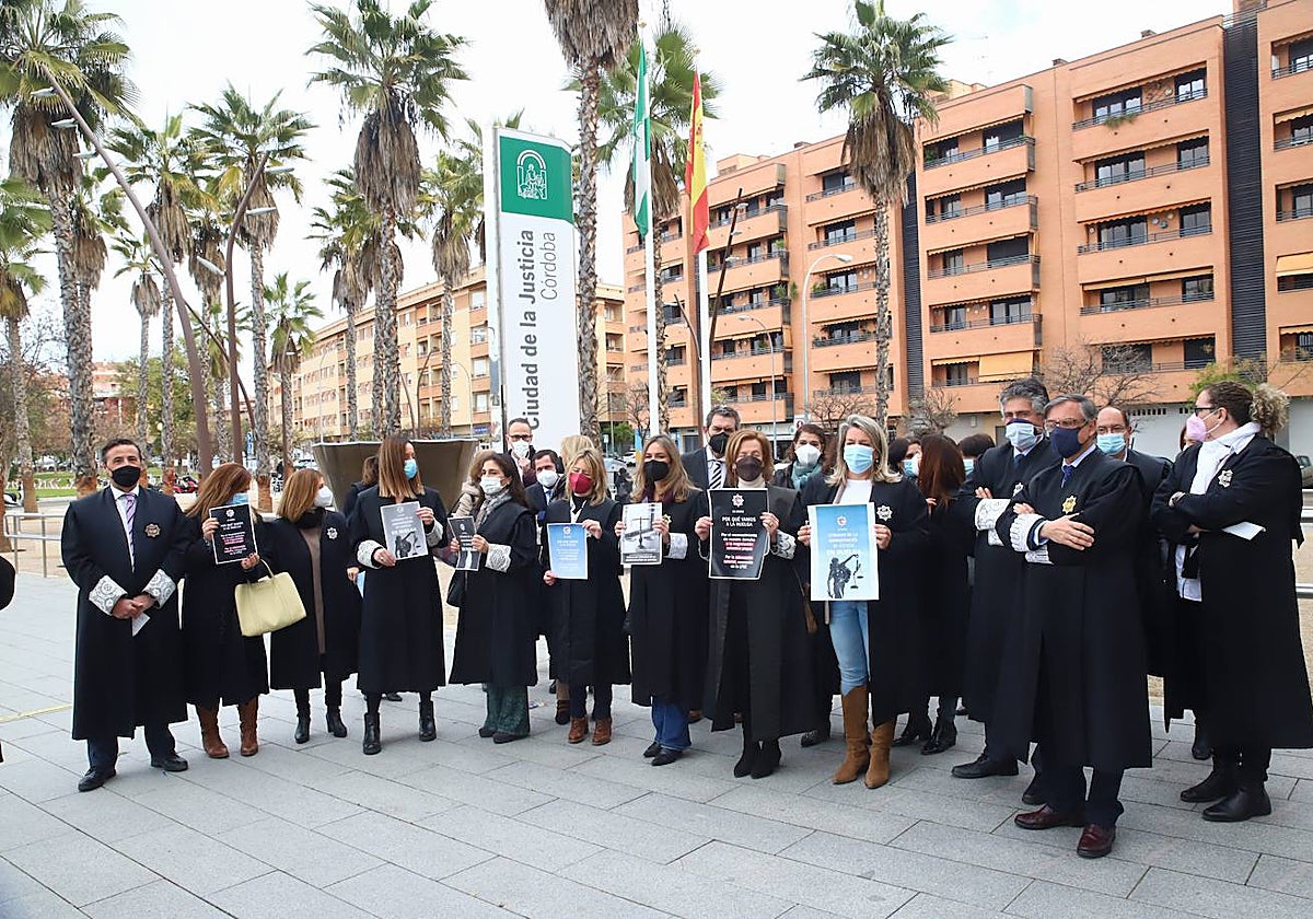 La huelga de Letrados de la Administración de Justicia obliga a suspender un centenar de juicios en Córdoba