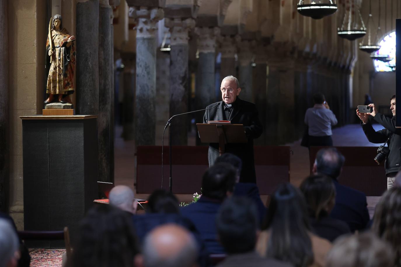 El esplendor de la portada de la Concepción de la Mezquita-Catedral de Córdoba, en imágenes