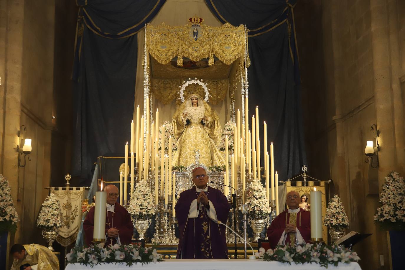 La solemne imposición de la nueva corona de la Virgen de la Alegría de Córdoba, en imágenes