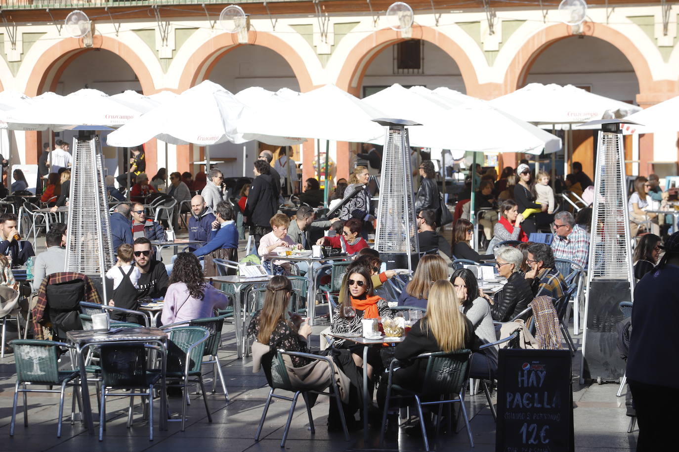 El ambiente del primer día del puente de diciembre en Córdoba, en imágenes