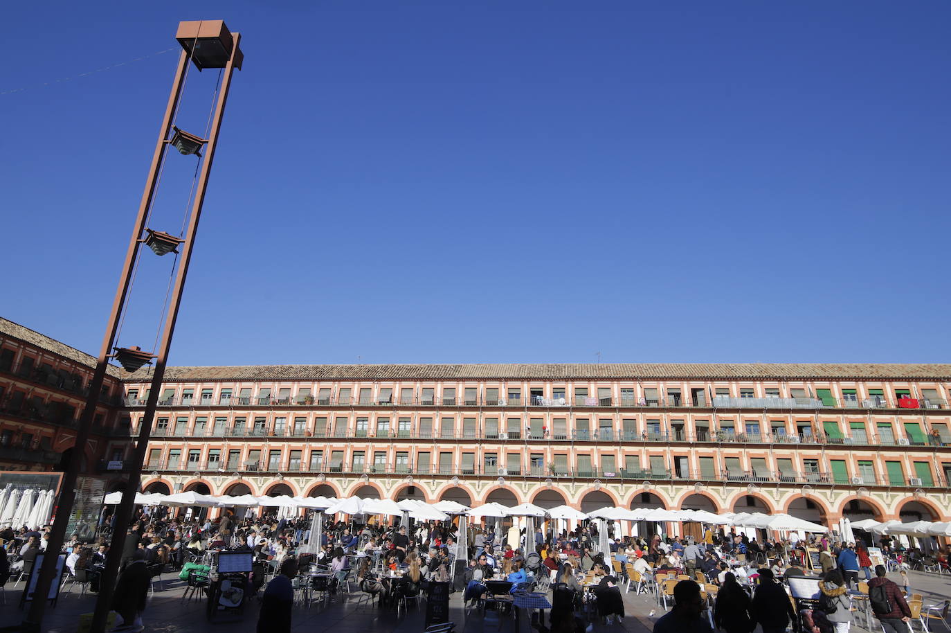 El ambiente del primer día del puente de diciembre en Córdoba, en imágenes